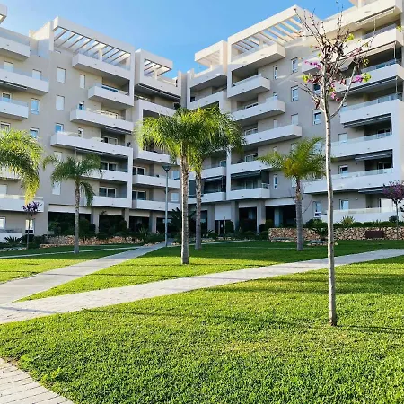 Elegant 2br Apt In Residential Area / Rooftop Pool Apartment *