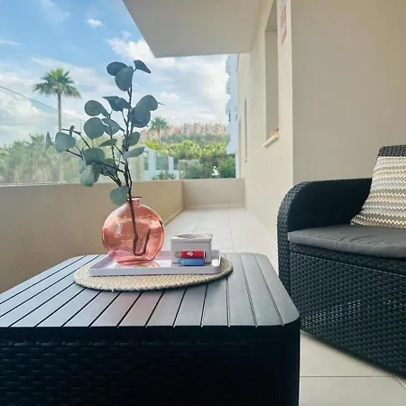 Elegant 2br Apt In Residential Area / Rooftop Pool Apartment *